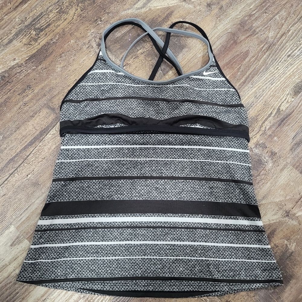 Nike tank top workout exercise sports bra black white
